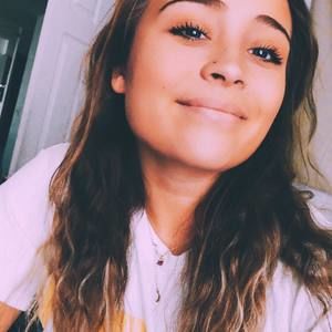 Meet your Posher, Madeline